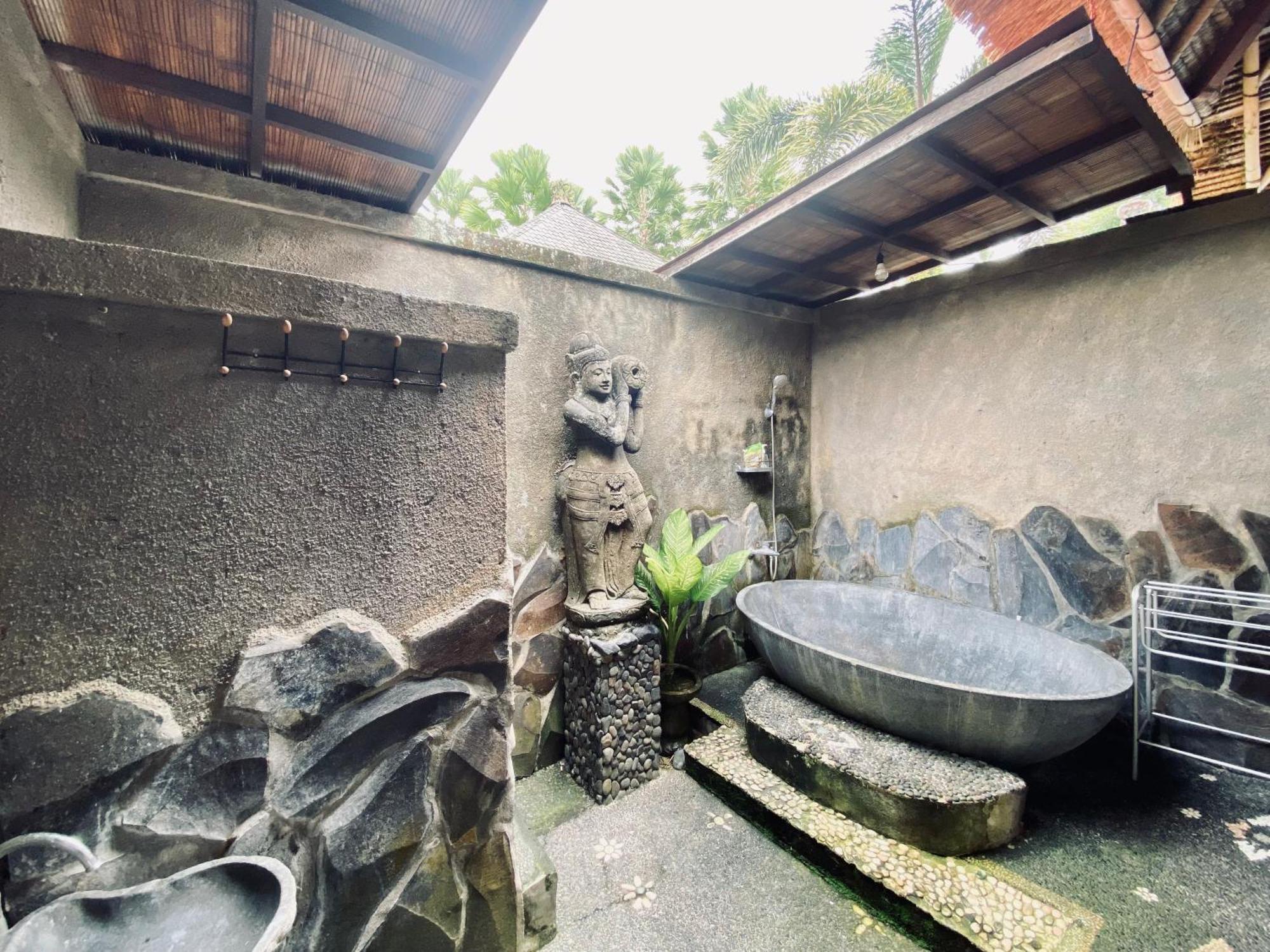 Dong Loka Guesthouse Bali Carangsari Luaran gambar
